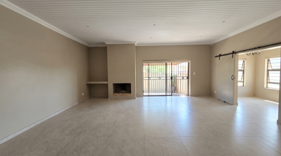To Let 3 Bedroom Property for Rent in Uitzicht Western Cape